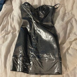 Bebe metallic body con dress